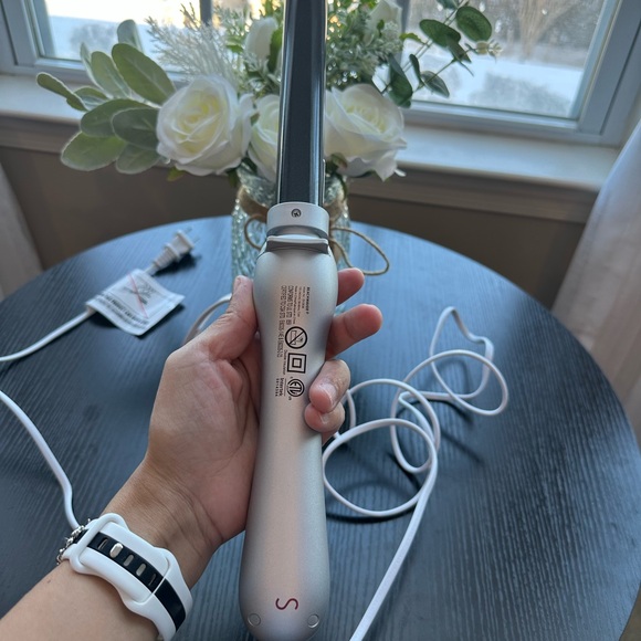 Beachwaver Pro 1 Professional Rotating Curling Iron 1" Classic Barrel - Picture 7 of 9